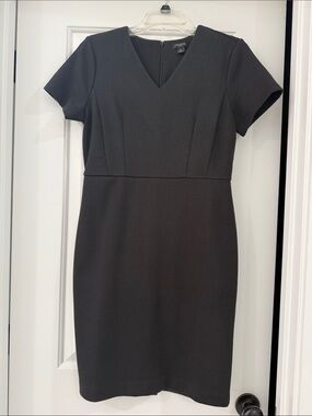 Ann Taylor Black V-Neck Short Sleeve Sheath Dress